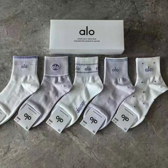 A49- ALO Yoga Women's Lavender Dot & Stripe Half-Crew Socks 5-Pair Boxed Set